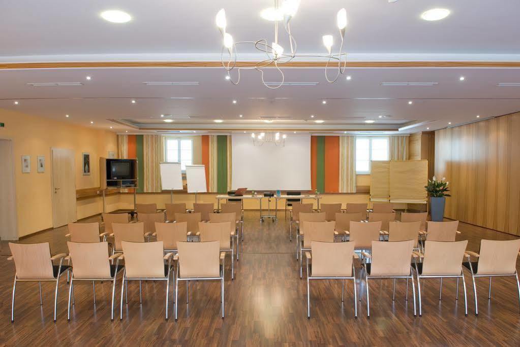 City Hotel Stockerau Hotel 4*